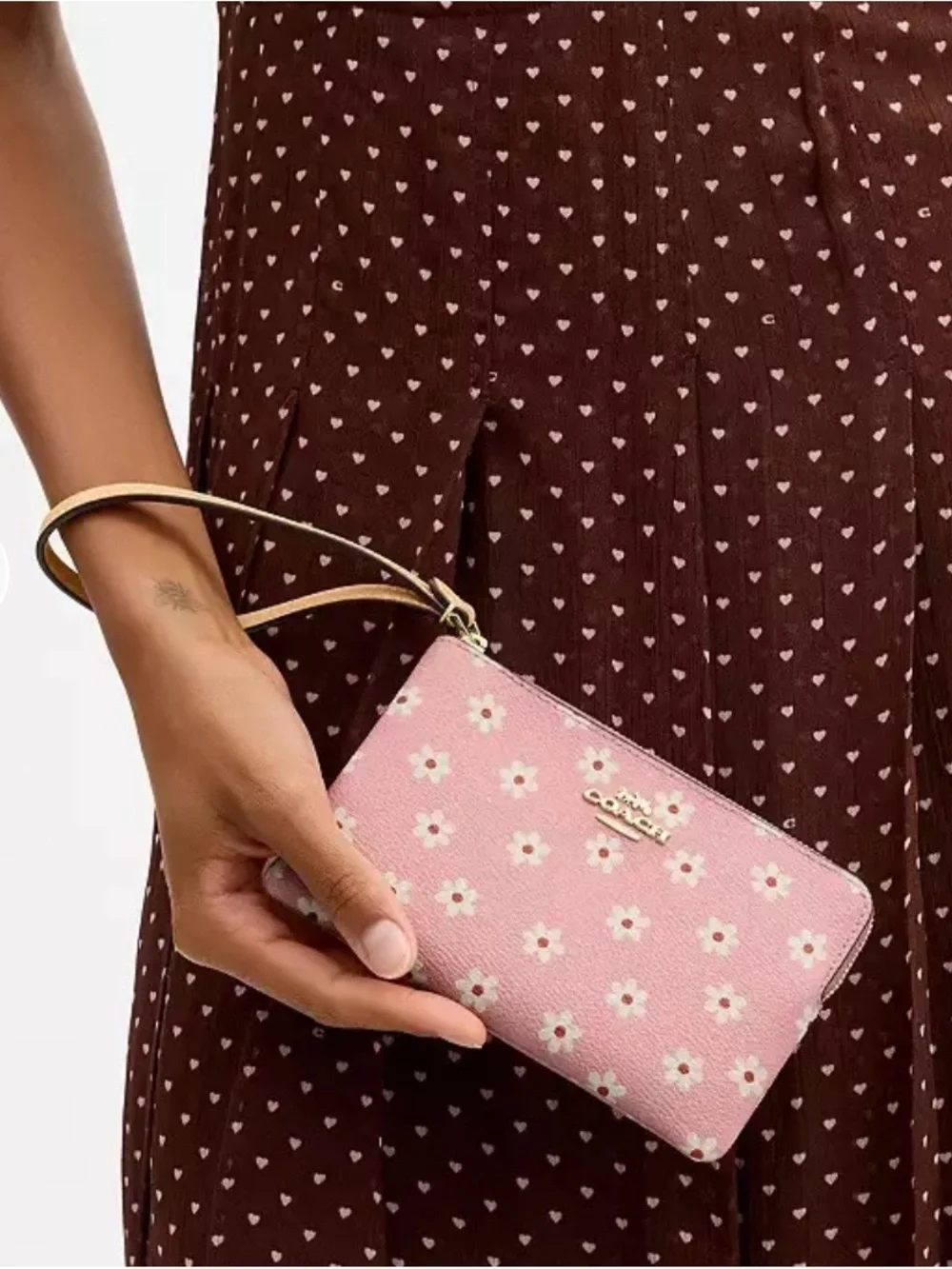 Coach Pink with White Floral Daisy Print Corner Zip Wristlet